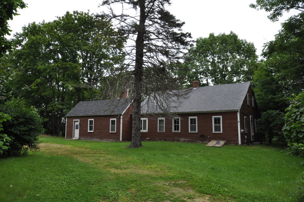 Historical treasure, the John Tarr House. Photo courtesy of Wikepedia.