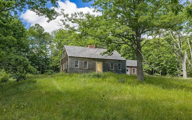 Historical treasure, the John Tarr House. Photo courtesy of Zillow.